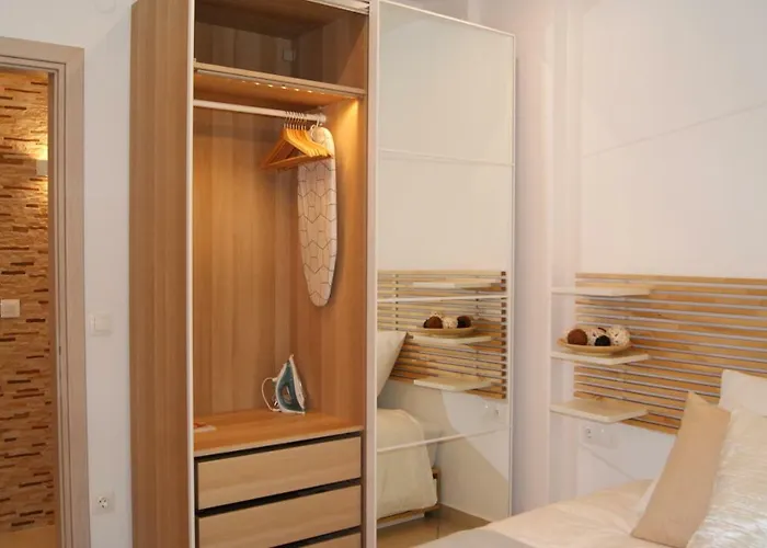 Sea-view Modern - 4 Guests - Kitchen Apartament Salonic